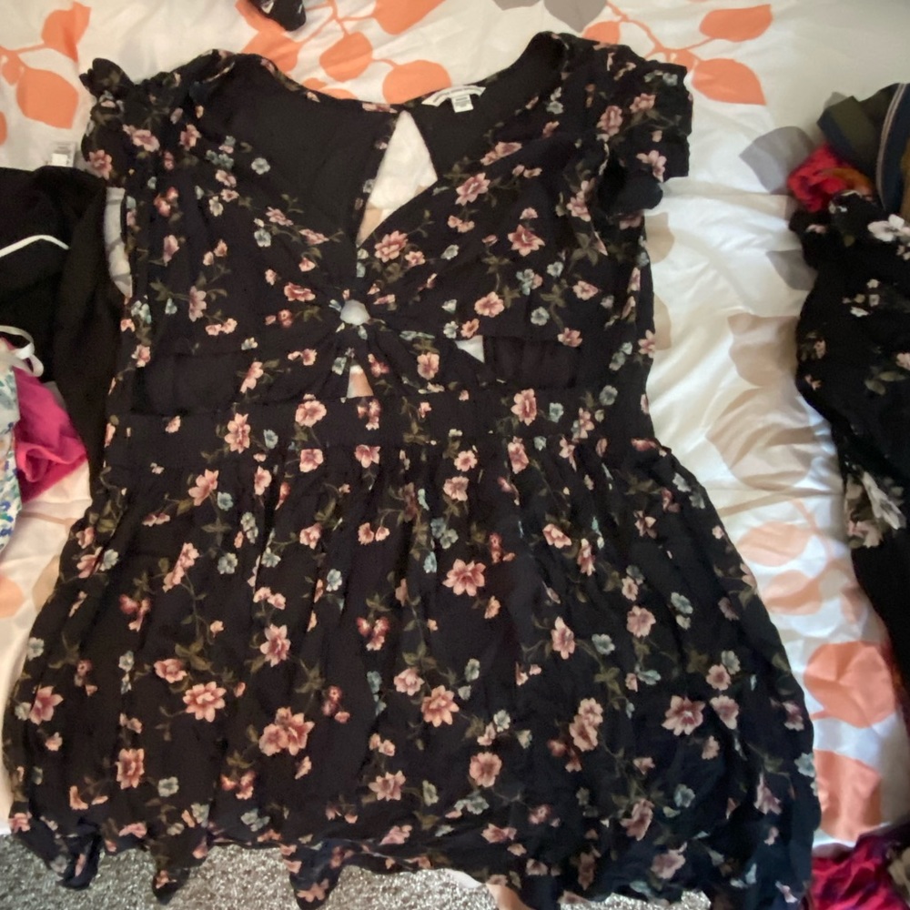 Pretty dress, open sides
